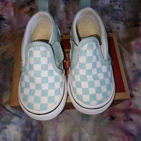VANS - Picture 3 of 6